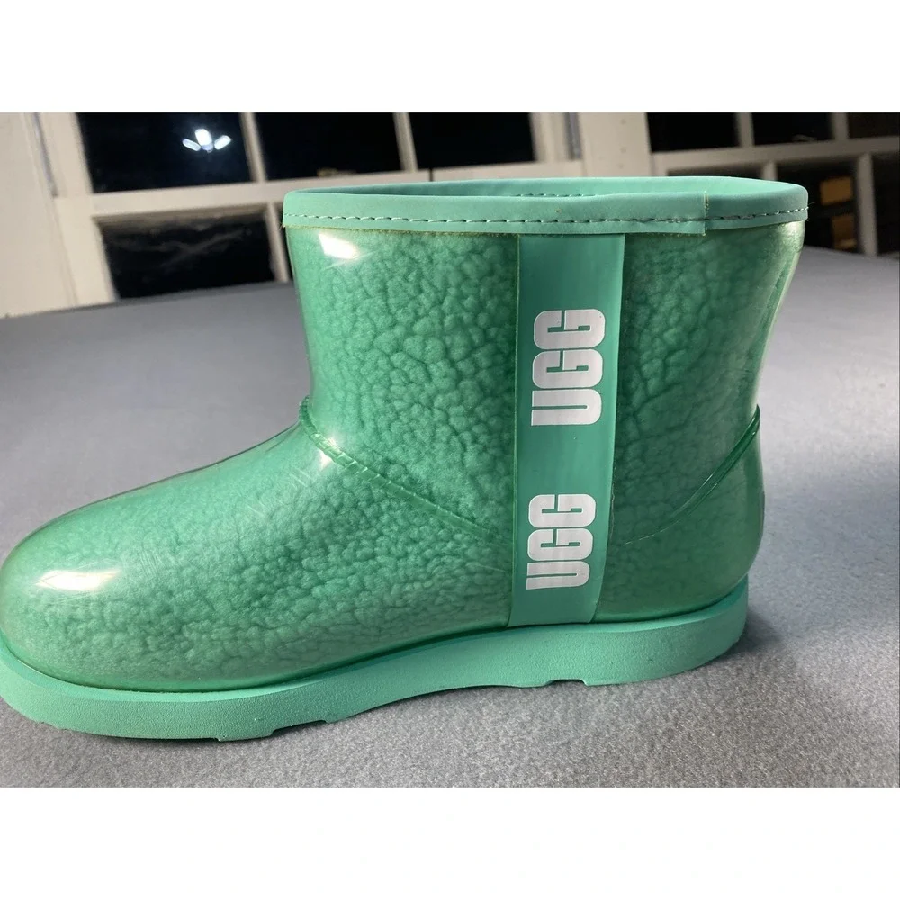 UGG Classic Green Clear Mini Boot Sherpa Lined Warm Logo Size 6‎ Waterproof